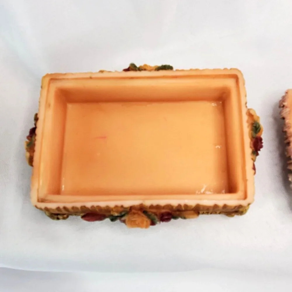 VTG Victorian Floral Jewelry Trinket Box With Raised Rose Design & Gold Accents